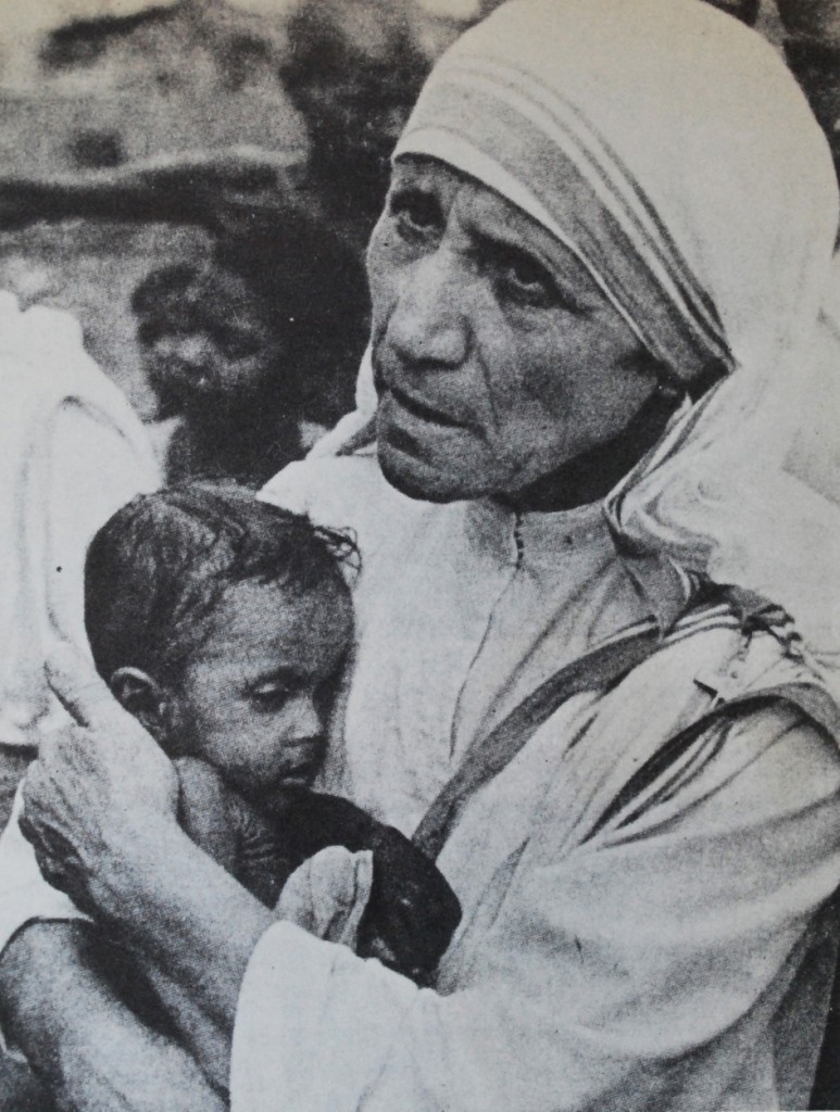 2. Moder Teresa, med litet barn